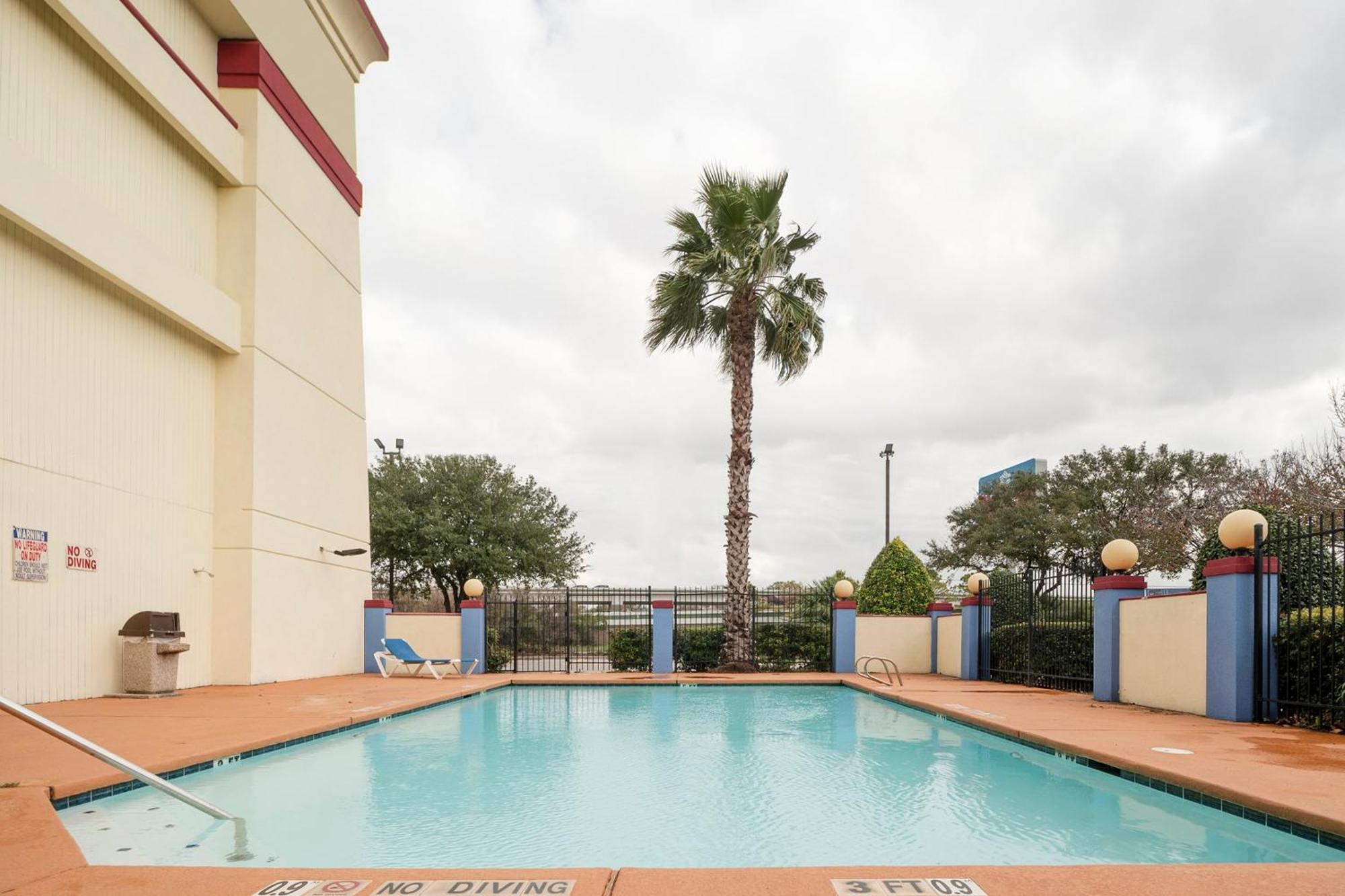 Hotel Oyo Townhouse Houston Airport North Exteriér fotografie